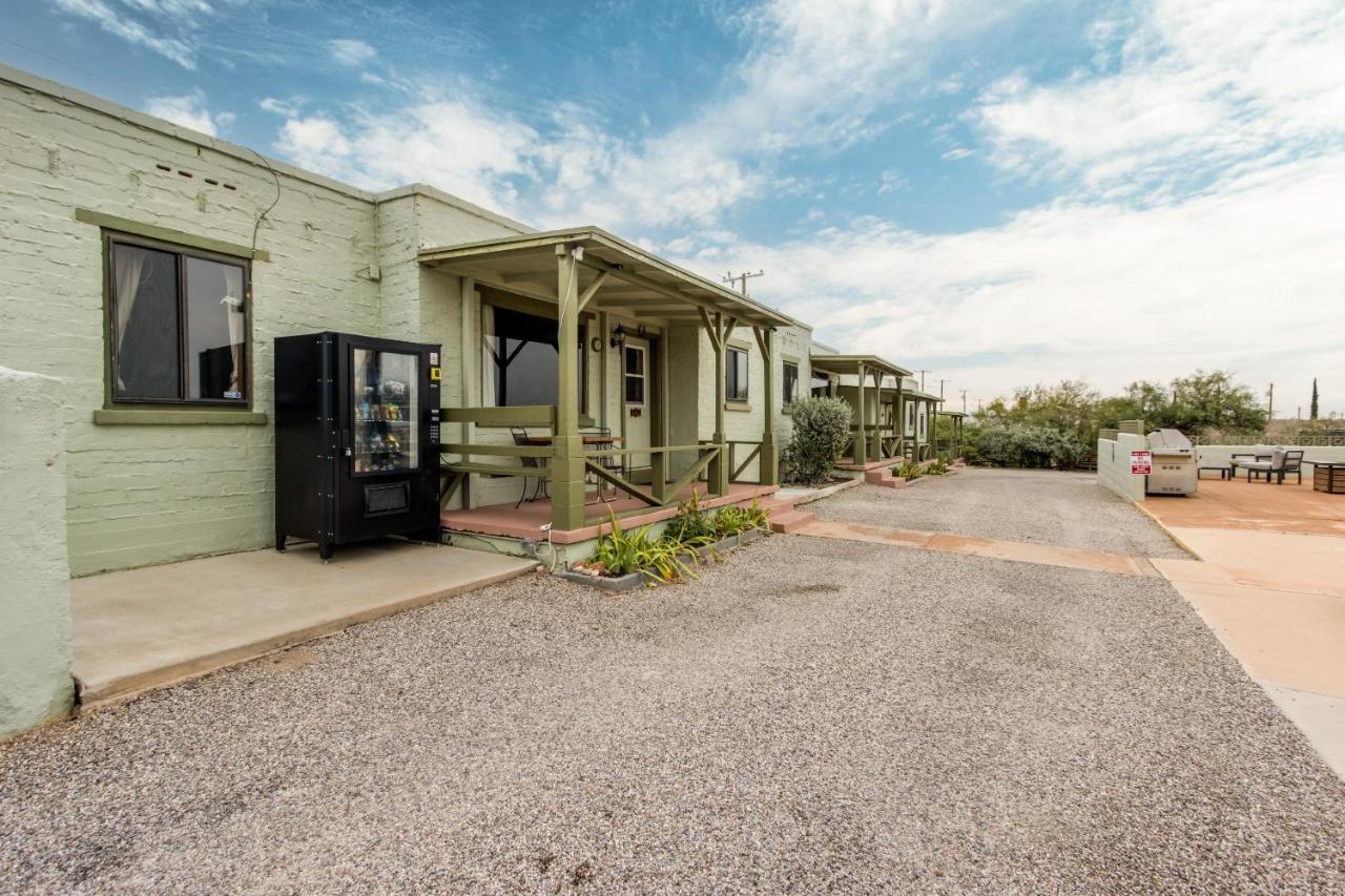 Sagebrush Inn Tombstone Ngoại thất bức ảnh The historic Desert Inn
