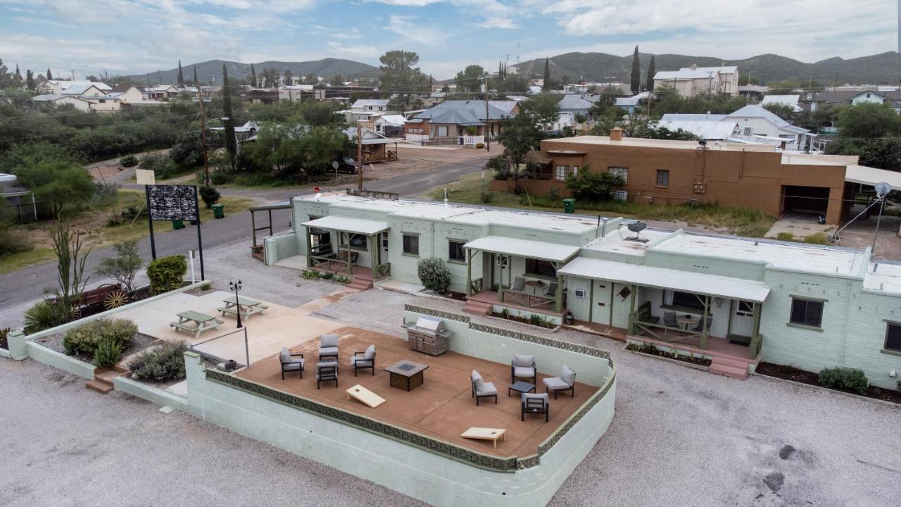 Sagebrush Inn Tombstone Ngoại thất bức ảnh Aerial view of the motel